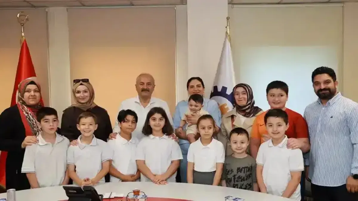 Gebze'de minik öğrencilerden Başkan Büyükgöz’ ziyaret