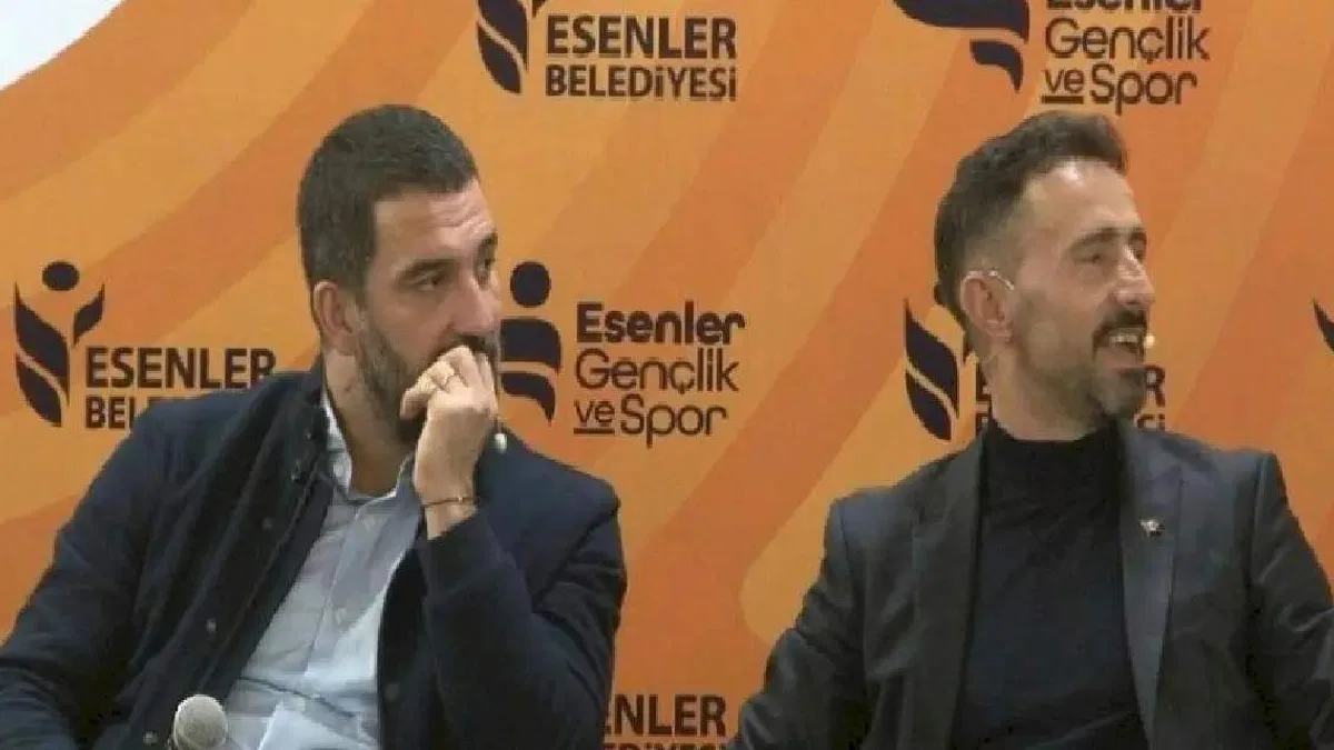 Osman Çakmak ile Arda Turan gençlik buluşmasında bir araya geldi