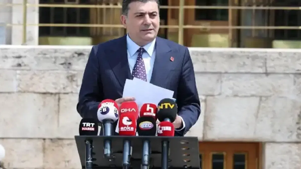 CHP’de yeni kriz! Zeynel Emre, PM’nin düştüğünü savundu