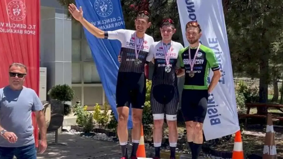 Yıldız pedallar Sakarya’ya gururlandırdı