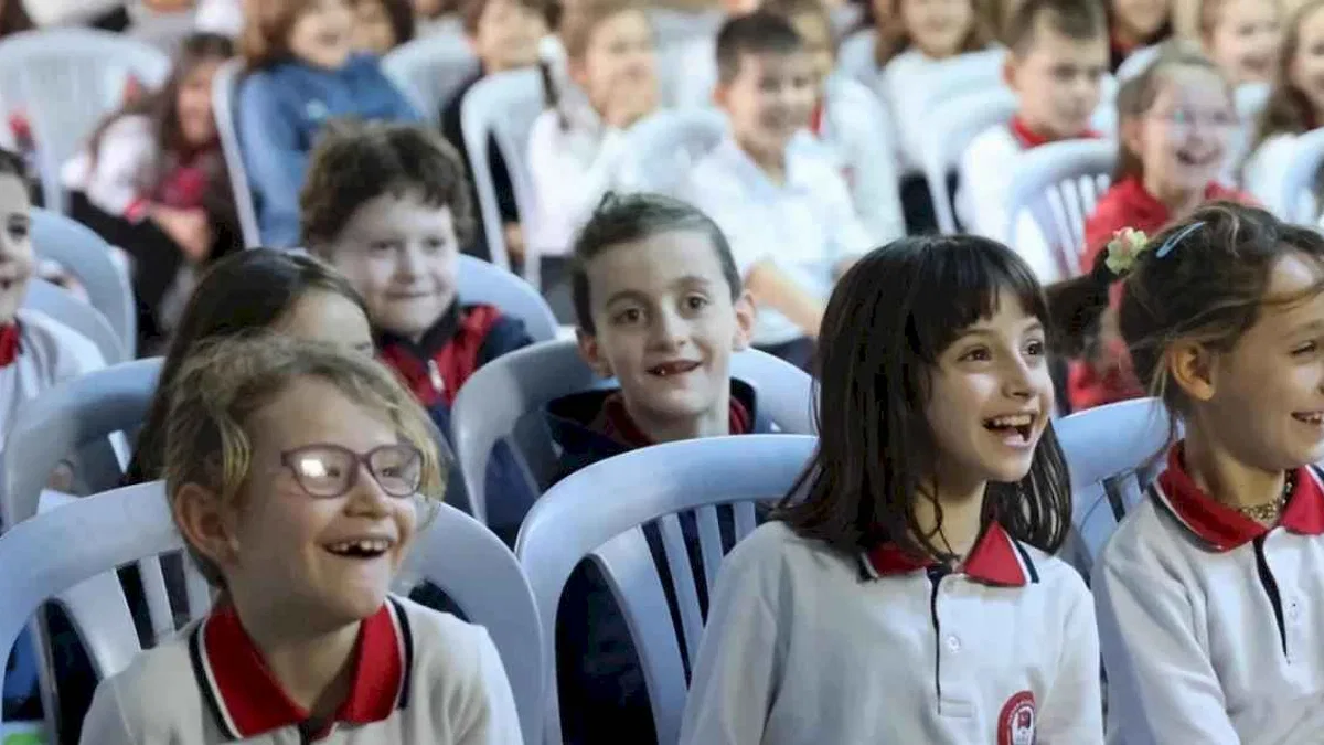 Karagöz ve Hacivat bu kez ‘tasarruf’ için sahneye çıktı