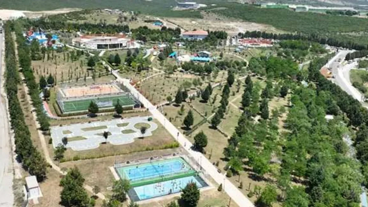Kocaeli'den Dilovası'na bayram hediyesi... Millet Bahçesi açıldı