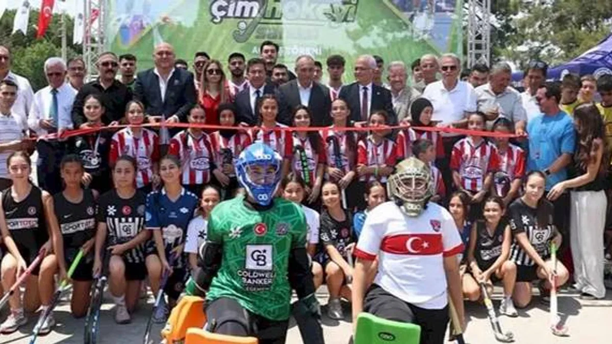 Muğla Yatağan’a çim hokeyi sahası açıldı