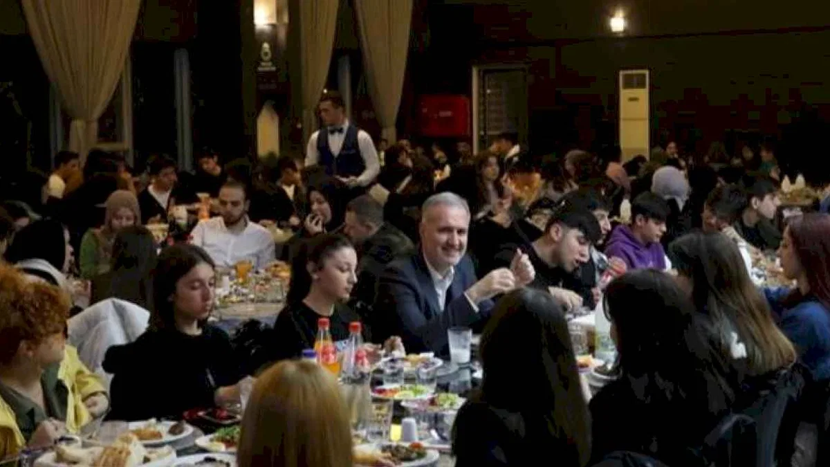 Başkan Taban gençlerle iftarda buluştu