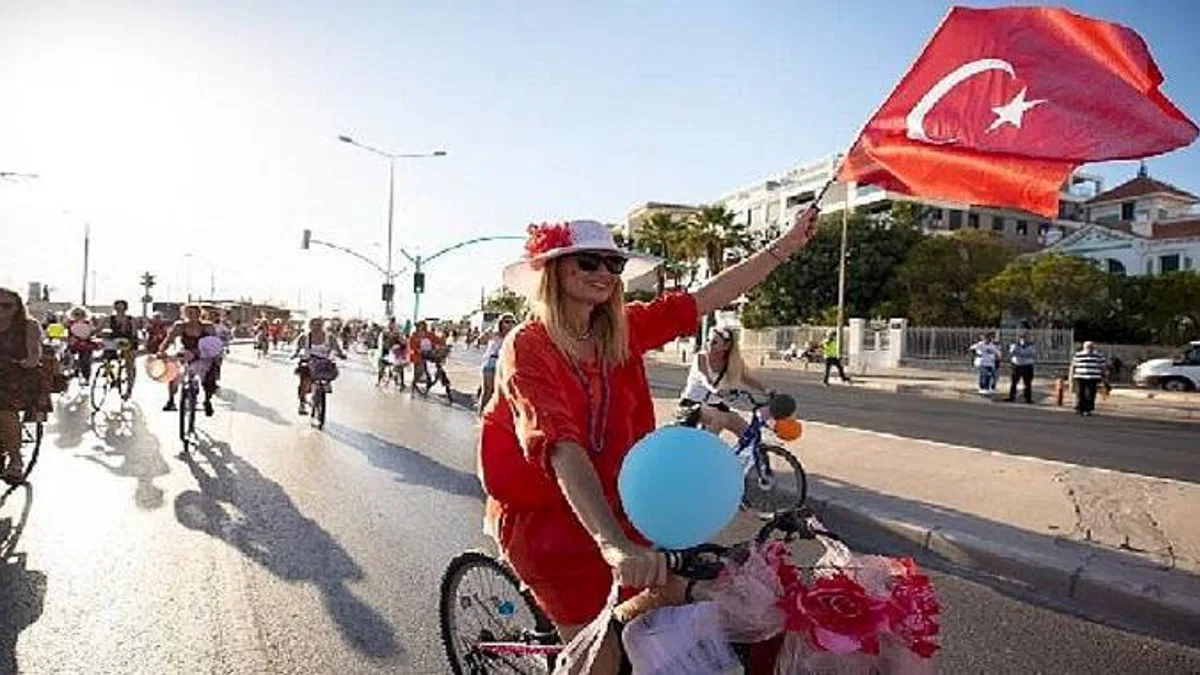 'Süslü Kadınlar' Karşıyaka'da farkındalık yaratacak