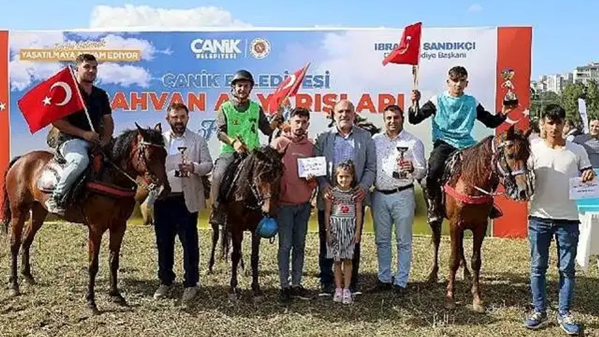 Canik Atları Dört Nala Koştu