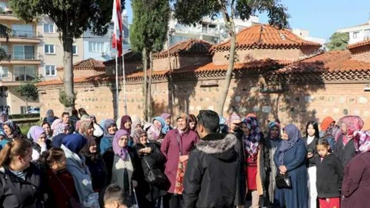 Kulalı kadınlar Manisa’nın tarihine yolculuk etti