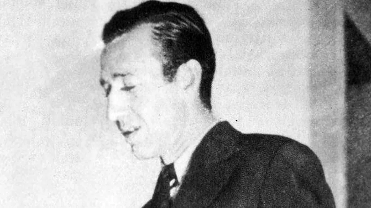 Türk şiirinde yeniliğin kapısını açan şair Orhan Veli