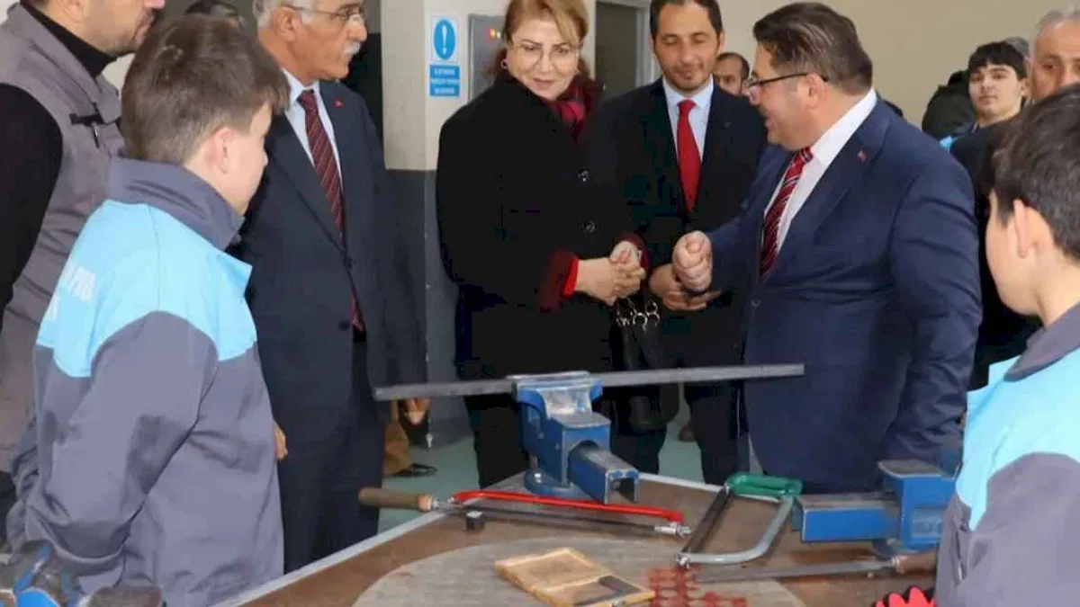 Azerbaycan Eğitim Müsteşarından Sakarya'ya ziyaret