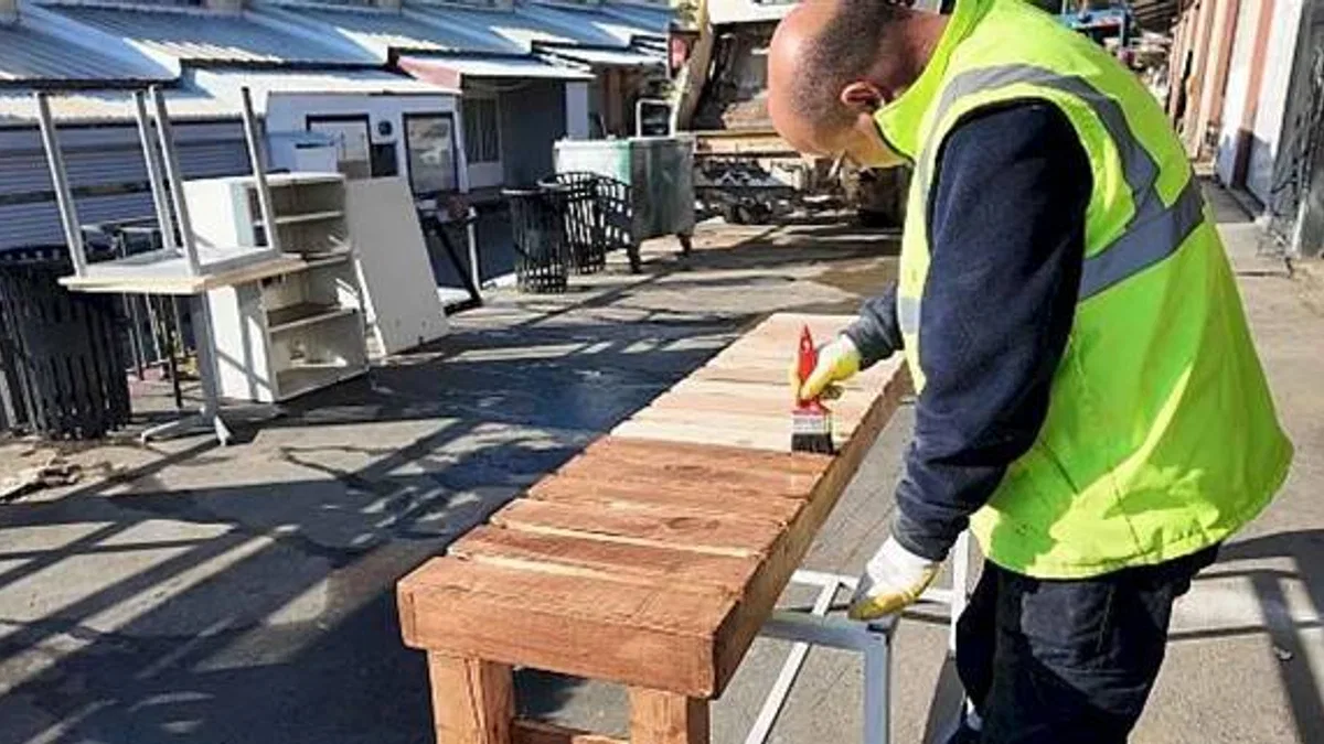 "Güzelbahçe Belediyesi Kent Mobilyaları Üretimine Devam Ediyor