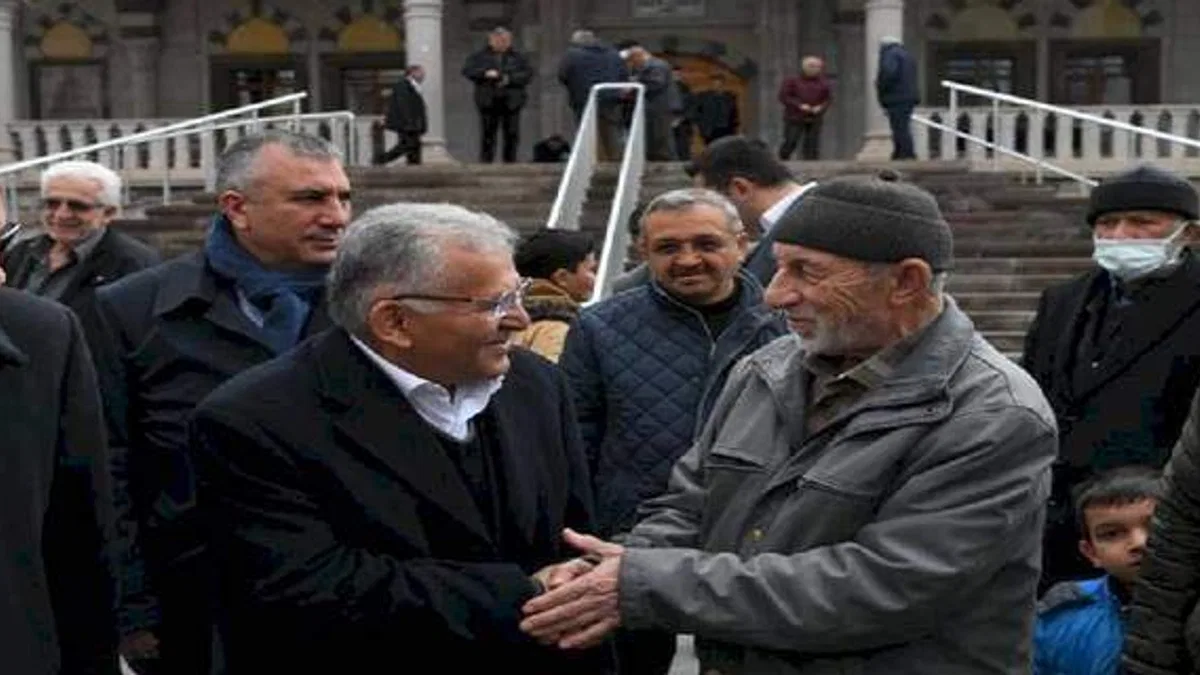 Memduh Büyükkılıç'tan ilçelere hizmet yağmuru