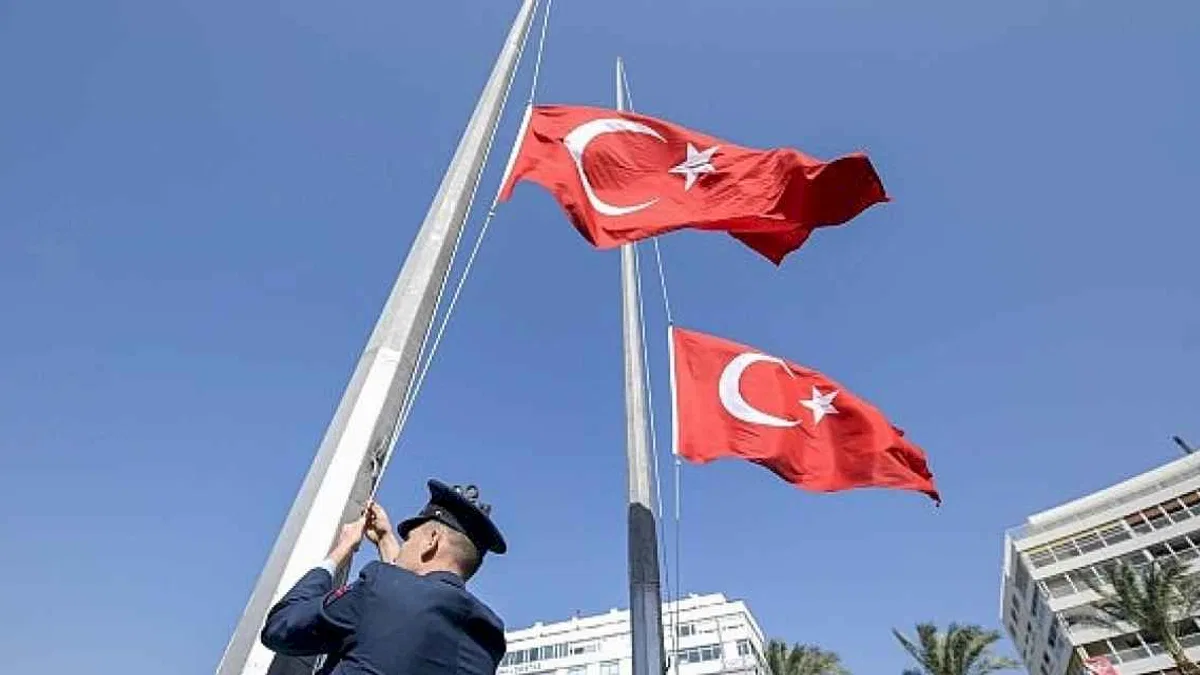 İzmir'de Cumhuriyet Bayramı törenleri başladı