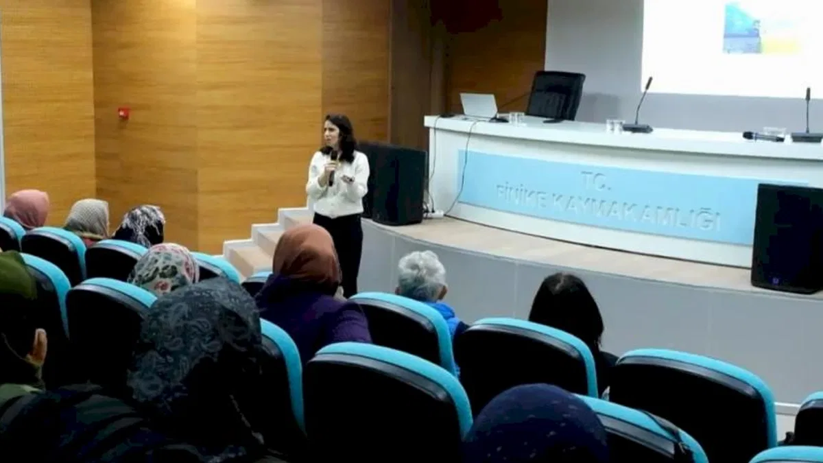 Antalya’da 'Çevre Dostu Çiftçi Kart' tanıtıldı