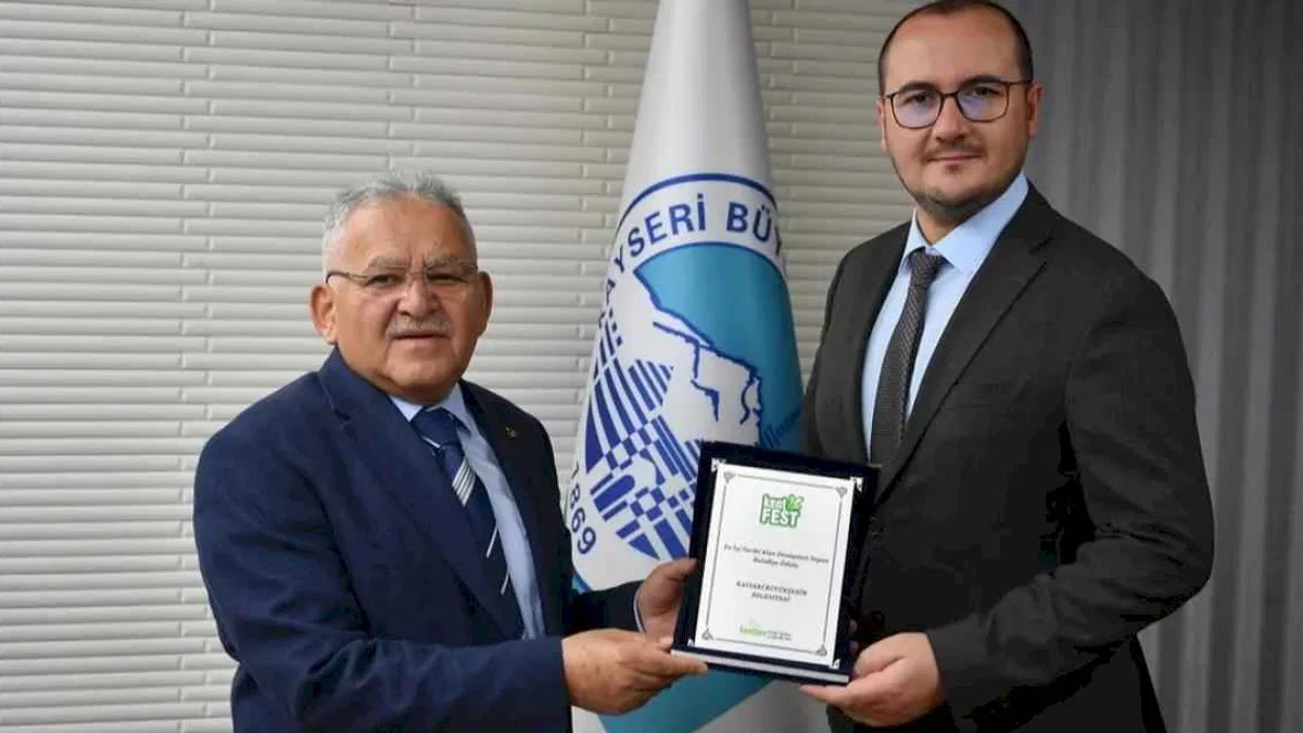 Kayseri Büyükşehir'de 'dönüşüm' ödülü