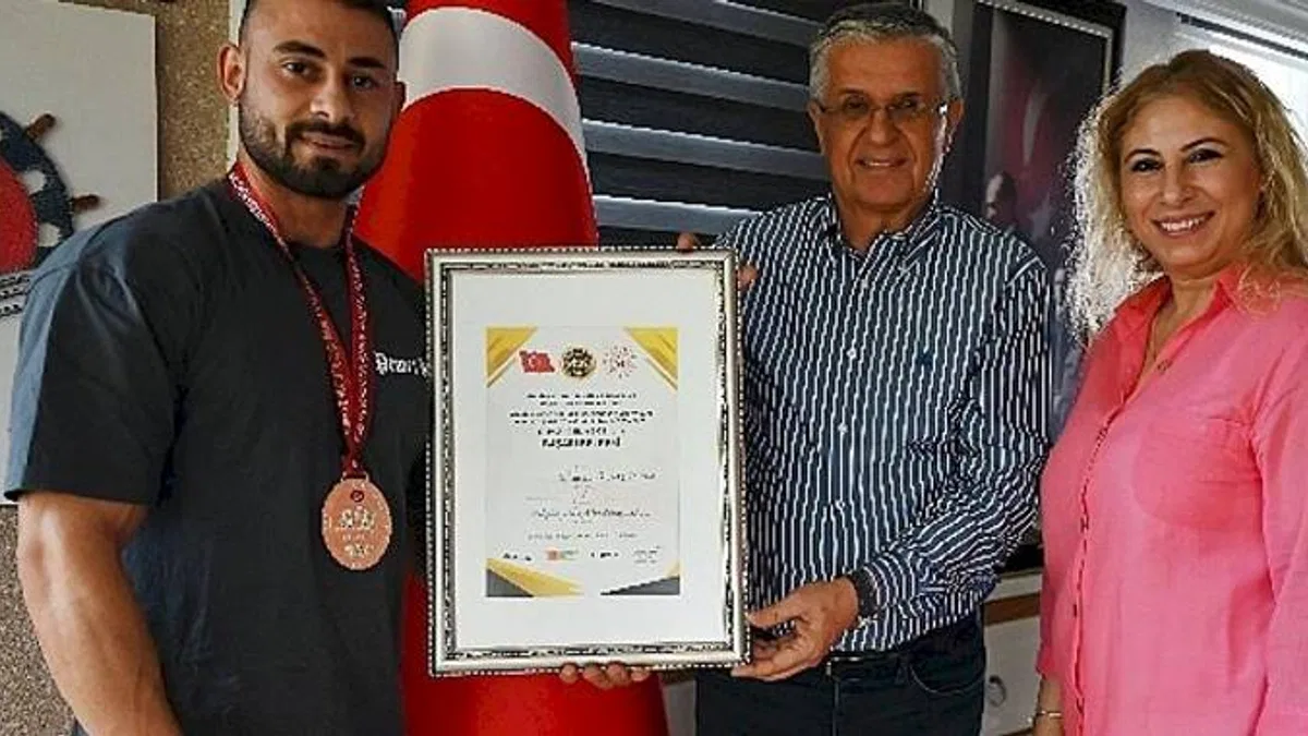 Başarısını Başkan Topaloğlu ile Paylaştı
