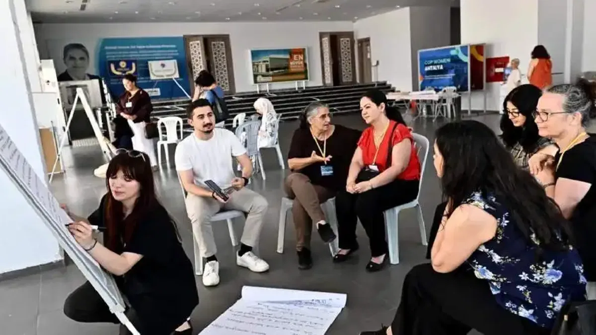 COP Women Antalya’da kadınların iklim politikalarındaki rolü konuşuldu