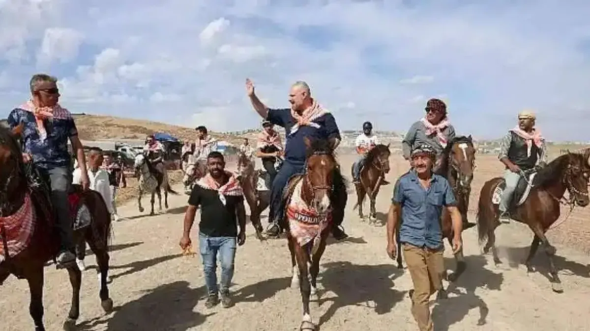 Menemen'de rahvan at şöleni yaşandı