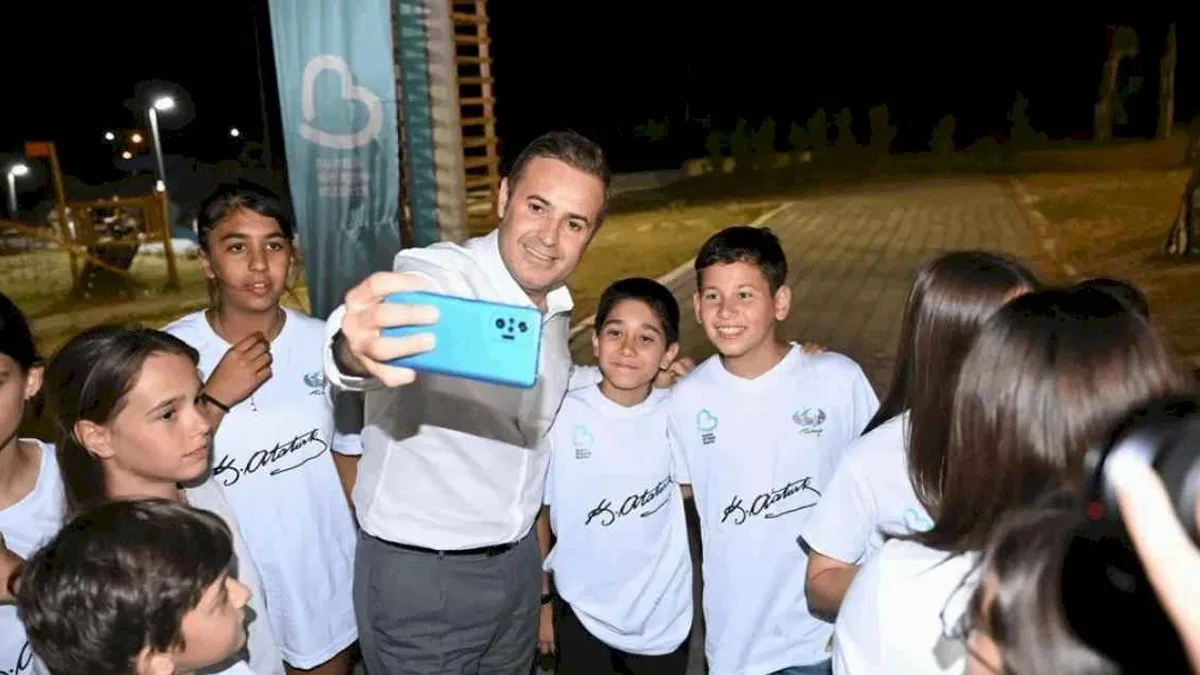 Ahmet Akın'dan Balıkesirli çocuklara tatil hediyesi