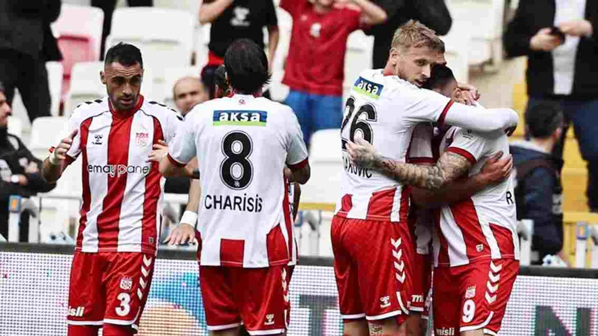 Net Global Sivasspor 5-1 Adana Demirspor (Maç Sonucu) Sivasspor evinde farklı kazandı!