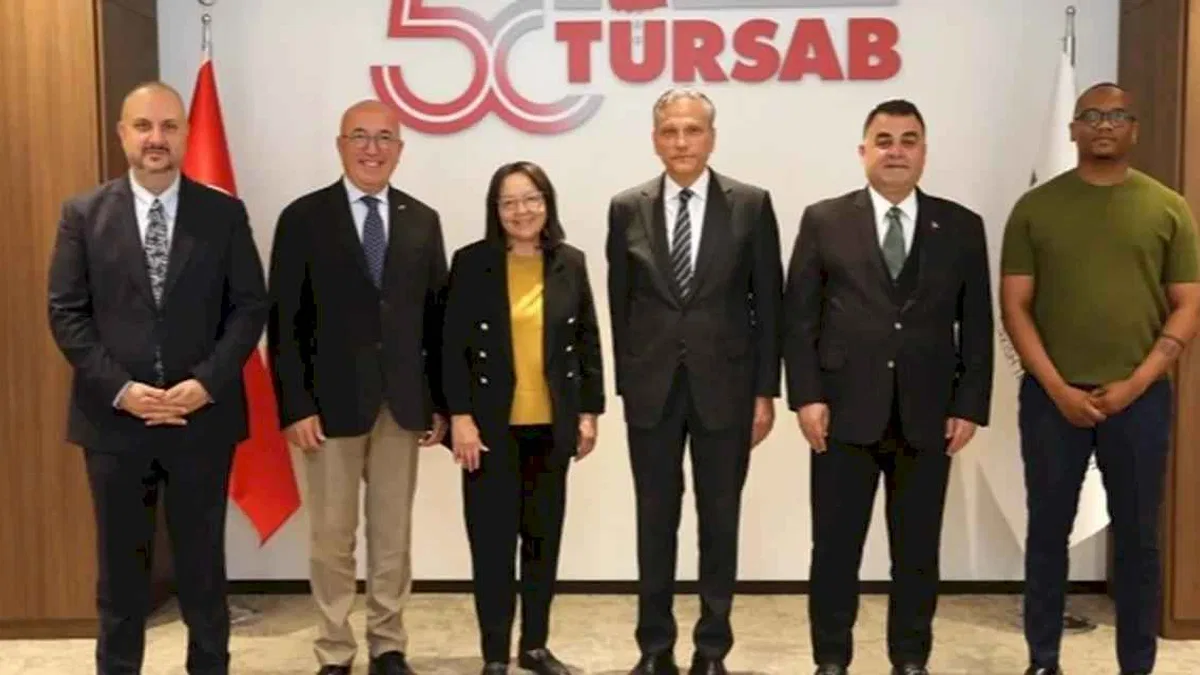 Güney Afrika Turizm Bakanı Patricia De Lille TÜRSAB'ı Ziyaret Etti