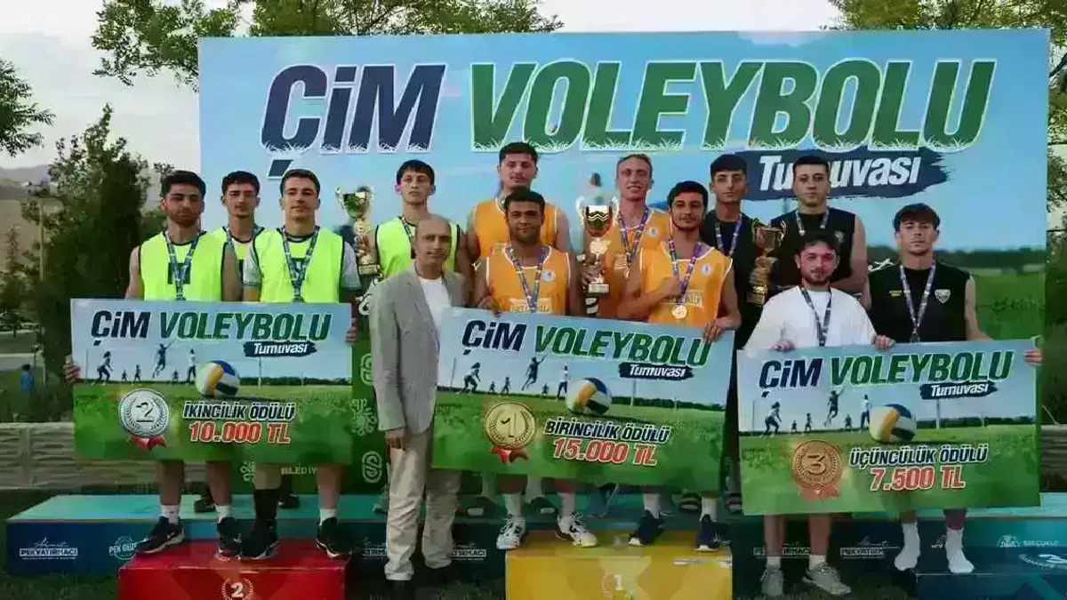 Konya Selçuklu'da 'Çim Voleybolu'na muhteşem final