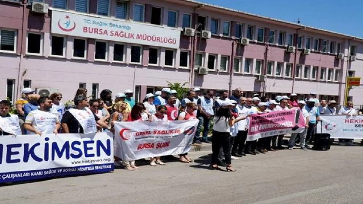 Bursa'da sağlıkçılar 'krizin sorumlusu biz değiliz' dedi