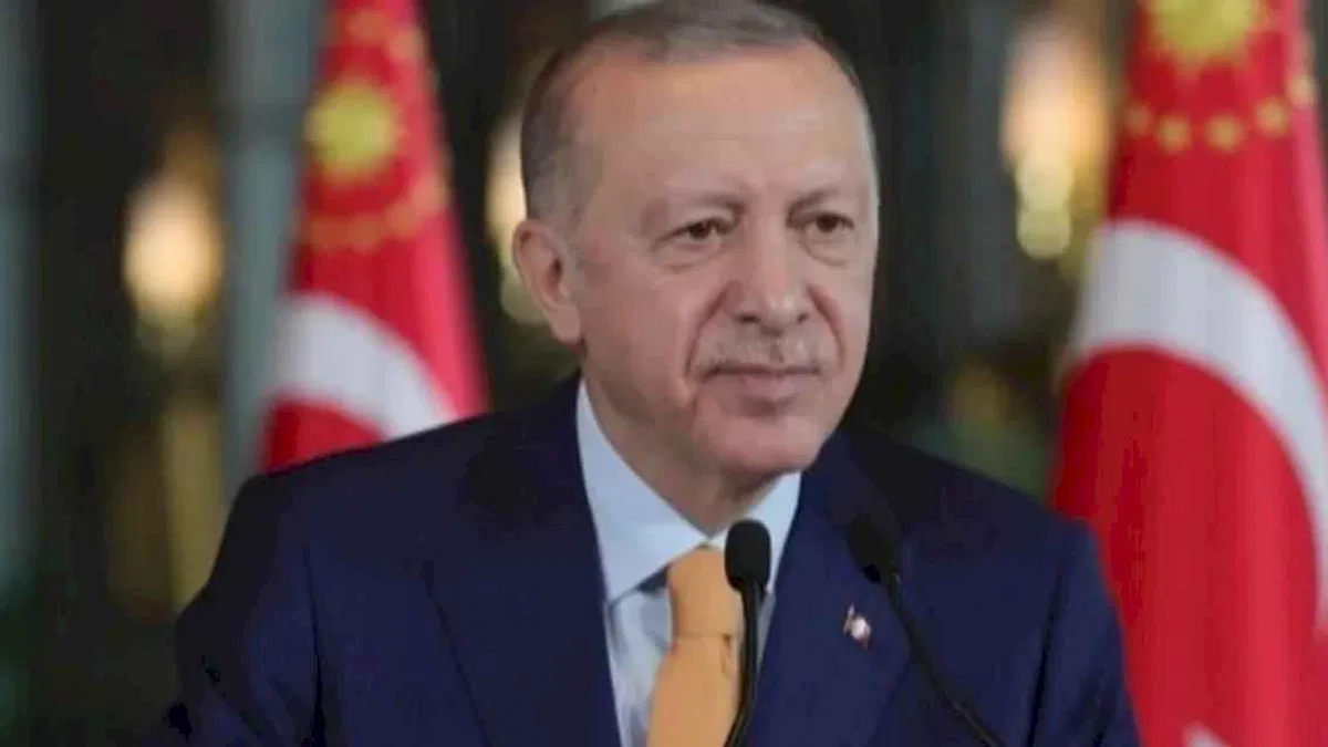 Cmhurbaşkanı Erdoğan: Şehitlerimizin aziz hatıralarını hürmetle yâd edeceğiz