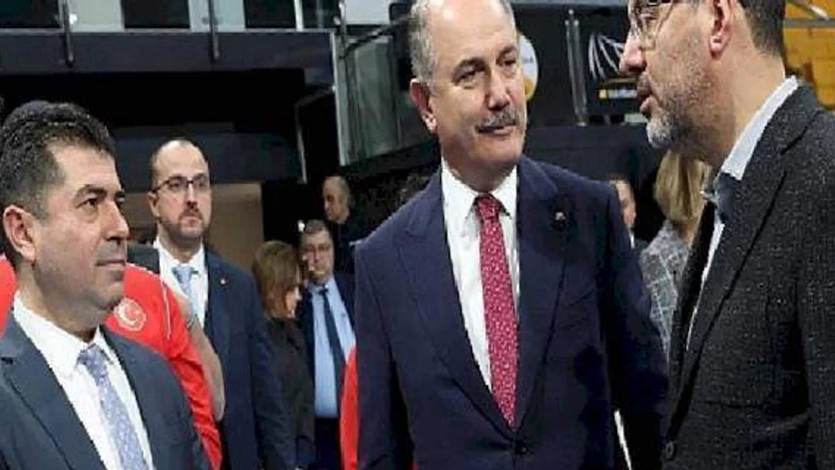 VakıfBank Spor Kulübü, Gençlik ve Spor Bakanı Dr. Mehmet Muharrem Kasapoğlu ve Kars'ın genç sultanlarını ağırladı