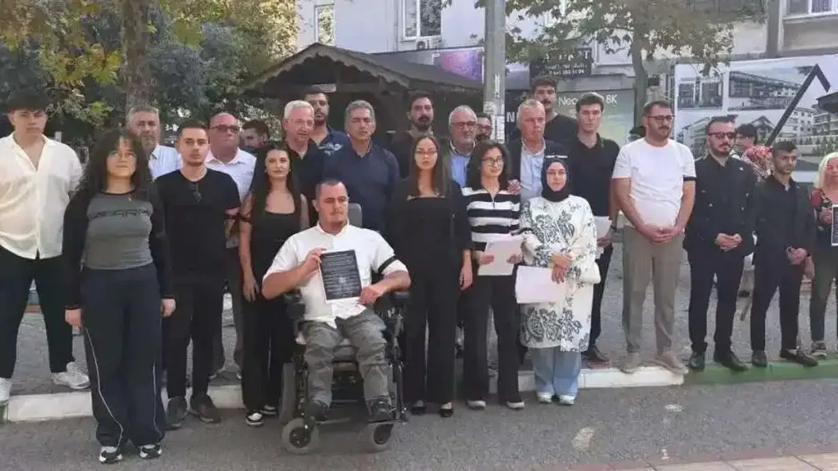 Bursa Gemlik'te CHP'den çocuk istismarına tepkili eylem