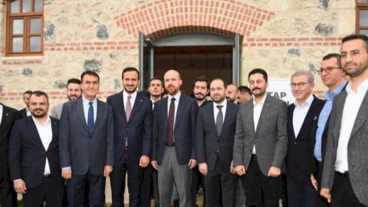 Mustafa Dündar TÜGVA'da öğrencilerle buluştu