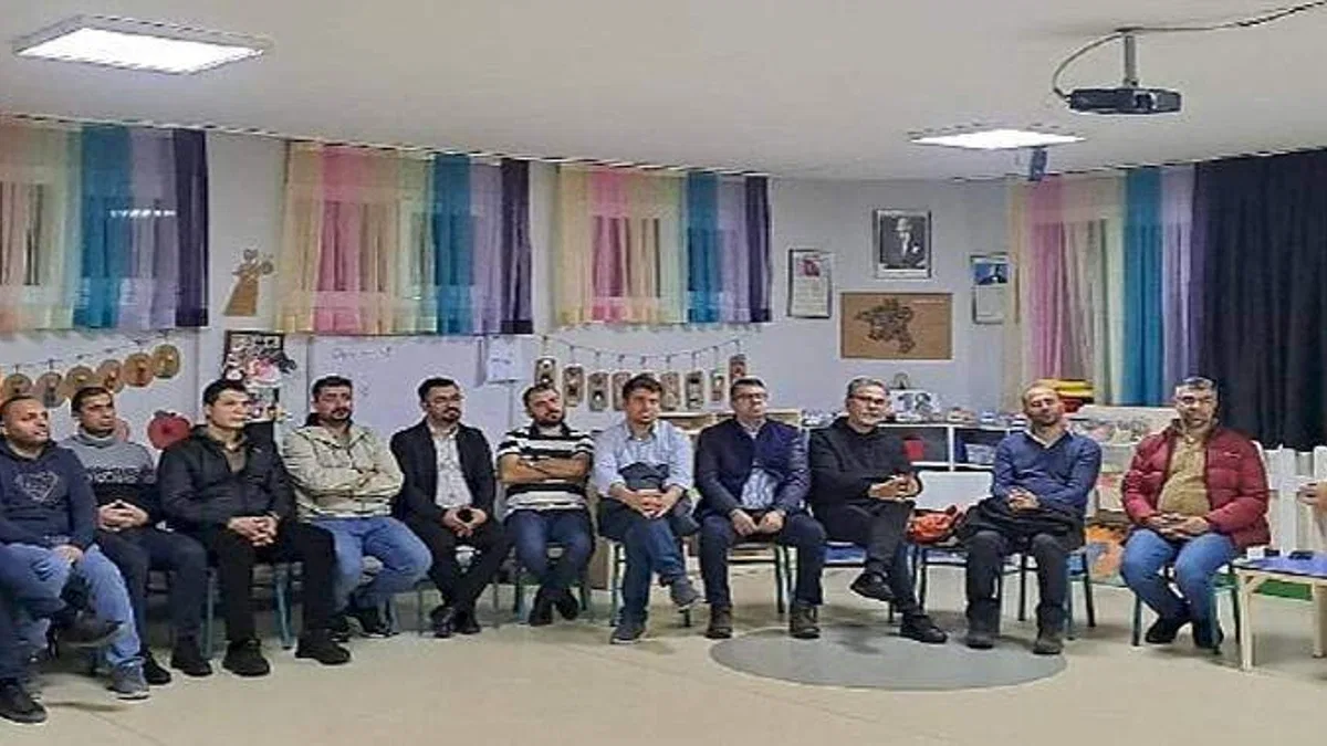 İzmirli babalar eğitimde