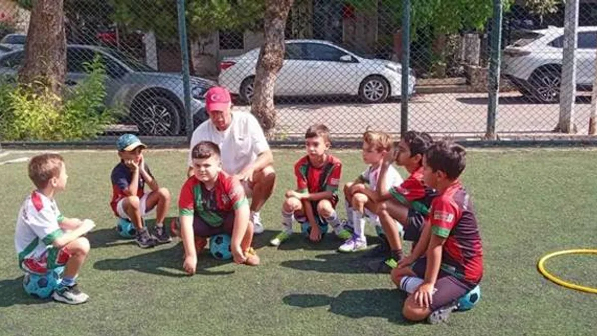 Bostanlıspor’un minik futbolcuları iş başı yaptı