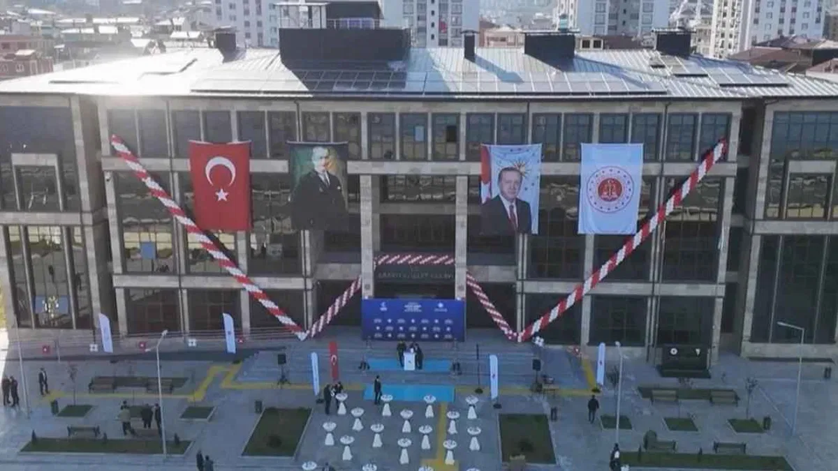 Trabzon Araklı’ya modern adalet binası törenle açıldı