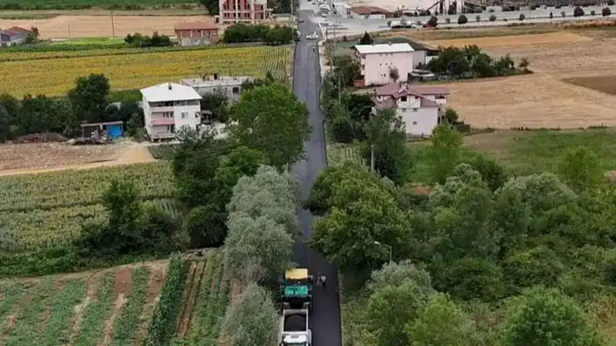 Başkan Alemdar, Kaynarca’da asfalt çalışmalarını yerinde takip etti