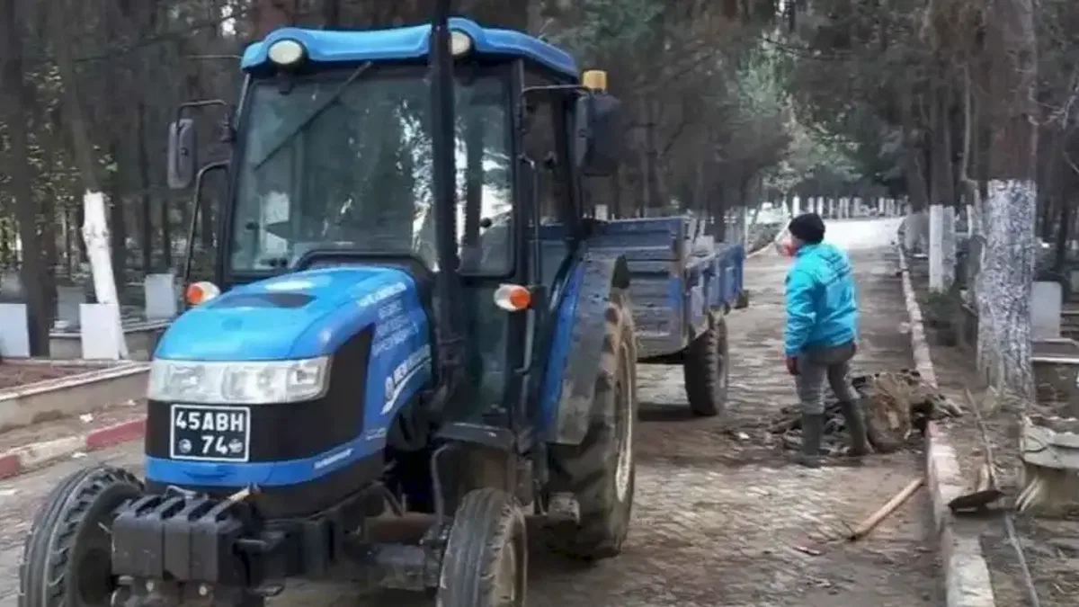 Manisa’da mezarlık bakımları aralıksız devam ediyor