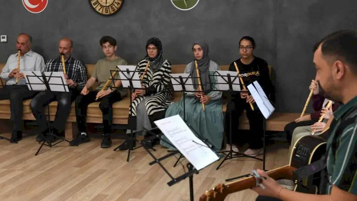 Bursa Osmangazi’de öğrencilerden Çanakkale türküsü