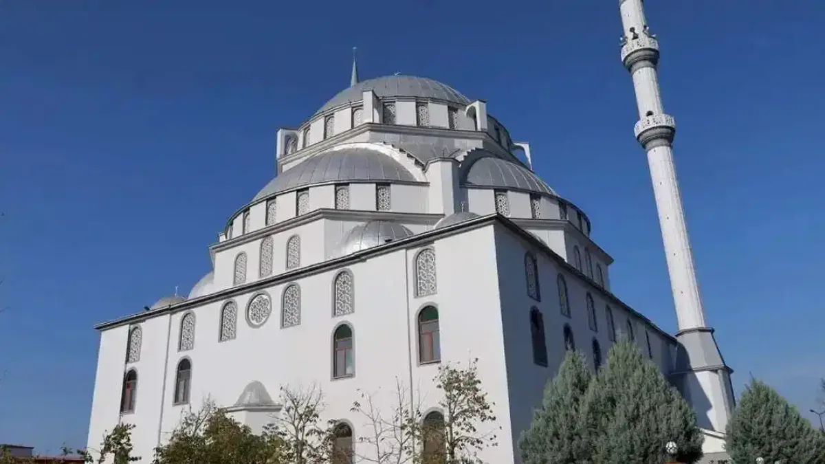 Kocaeli'de Abdülhamit Han Camii’nde estetik dokunuş