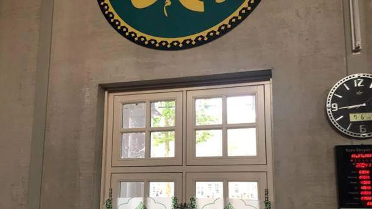 Hollanda'da cami kundaklandı