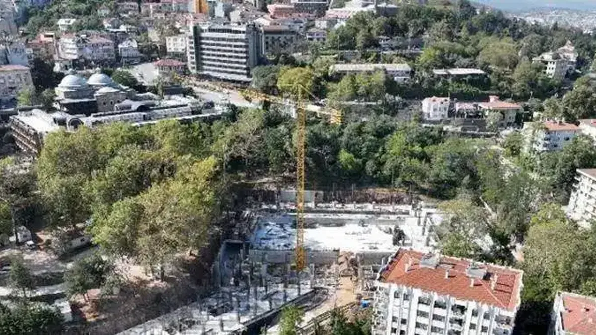Bursa'da Havuzlu Park eski günlerine dönece