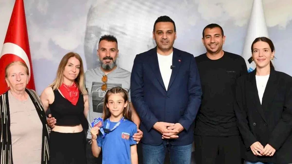 Türkiye’nin en hızlısı Güneş'e Çiğli'de Başkan Yıldız’dan destek