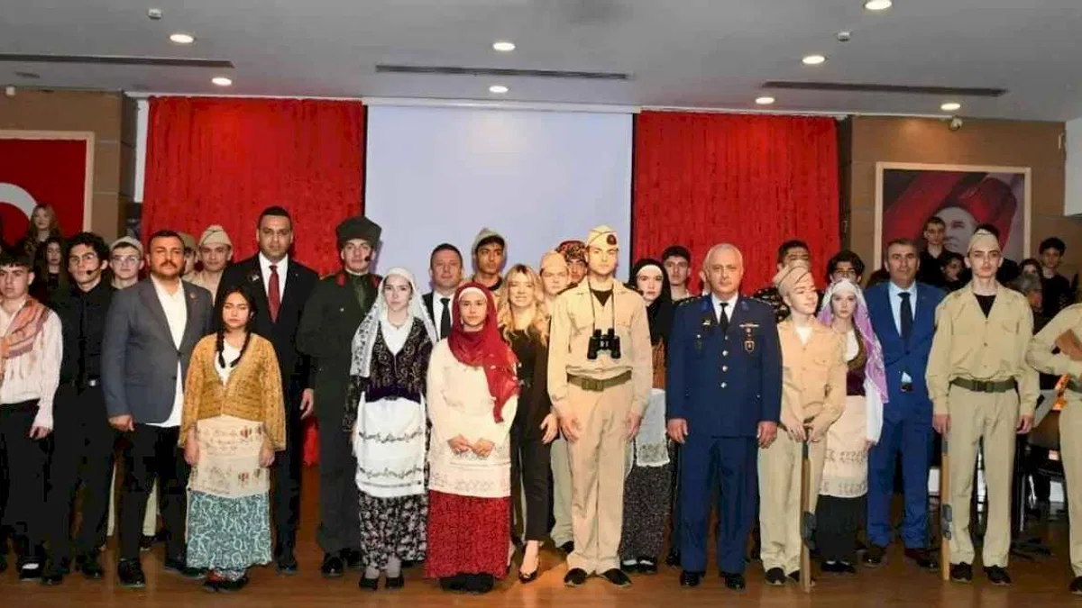 18 Mart'ta kahramanlar unutulmadı: Çiğli'de anma töreni