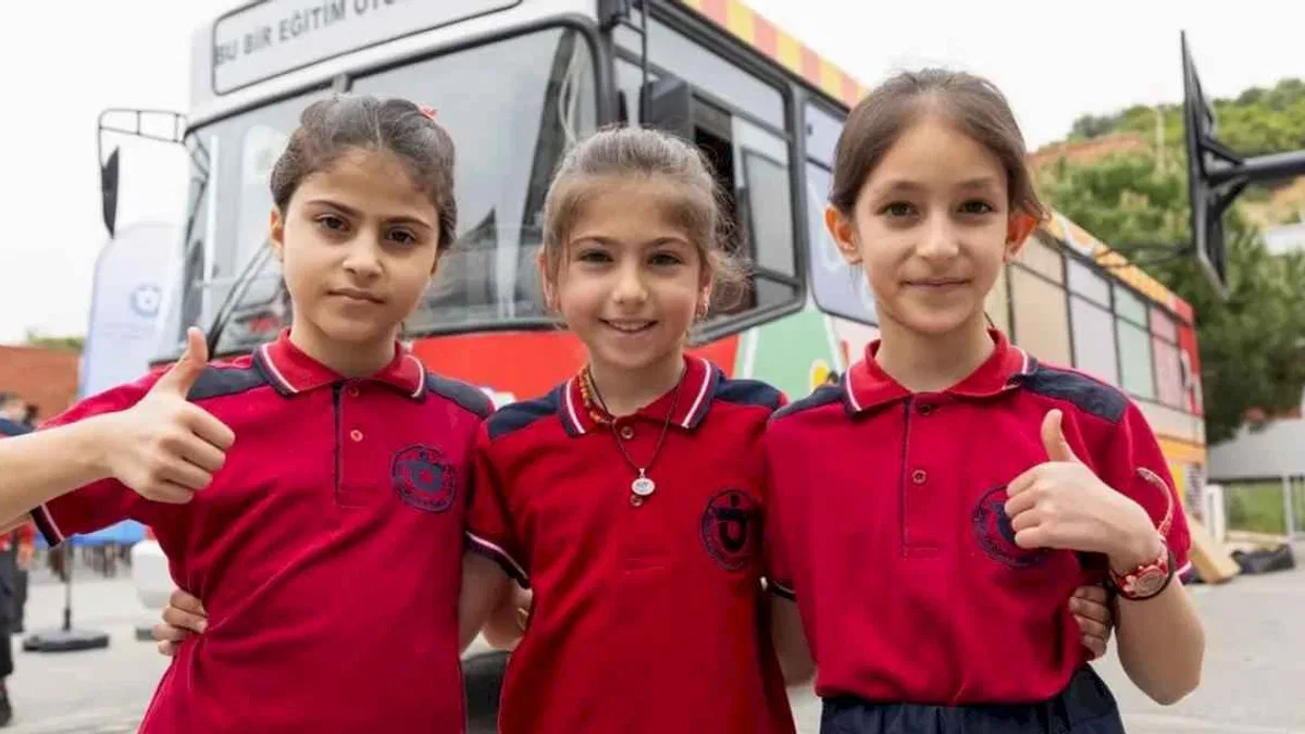 İzmir'de Dobidob ile çocuklara geri dönüşüm bilinci