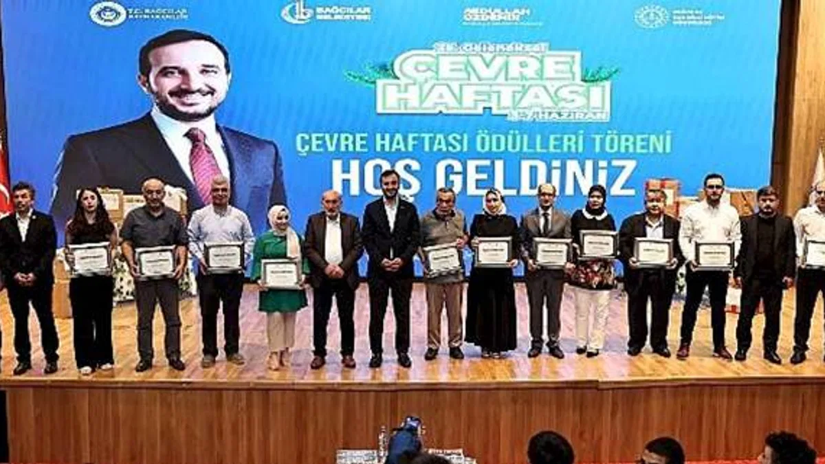 Bağcılar'da sıfır atık defilesi düzenlendi