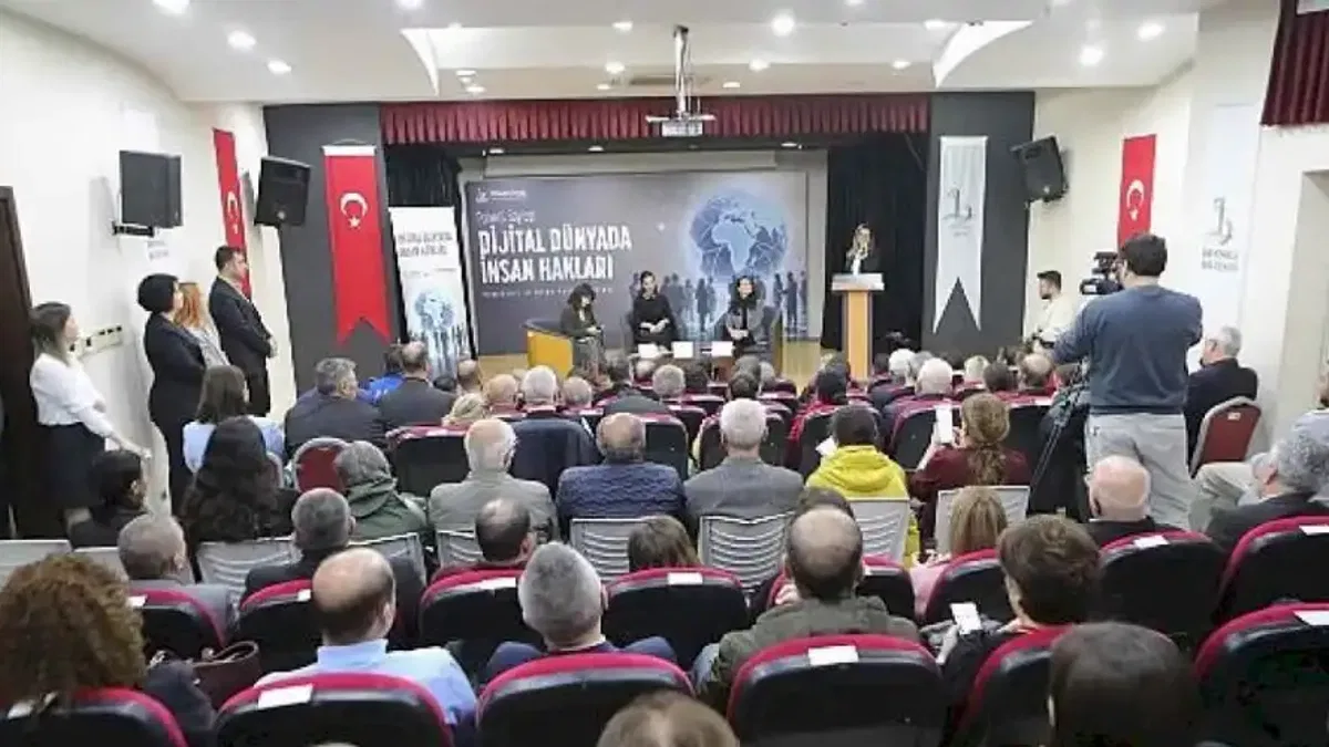 Bayraklı Belediyesinden 'Dijital Dünyada İnsan Hakları Paneli' Başkan Önal, "Eşit, adil ve özgür bir dünya diliyorum"