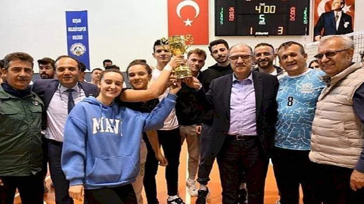 Trakya Cup Voleybol Turnuvasının Şampiyonu Malkaraspor