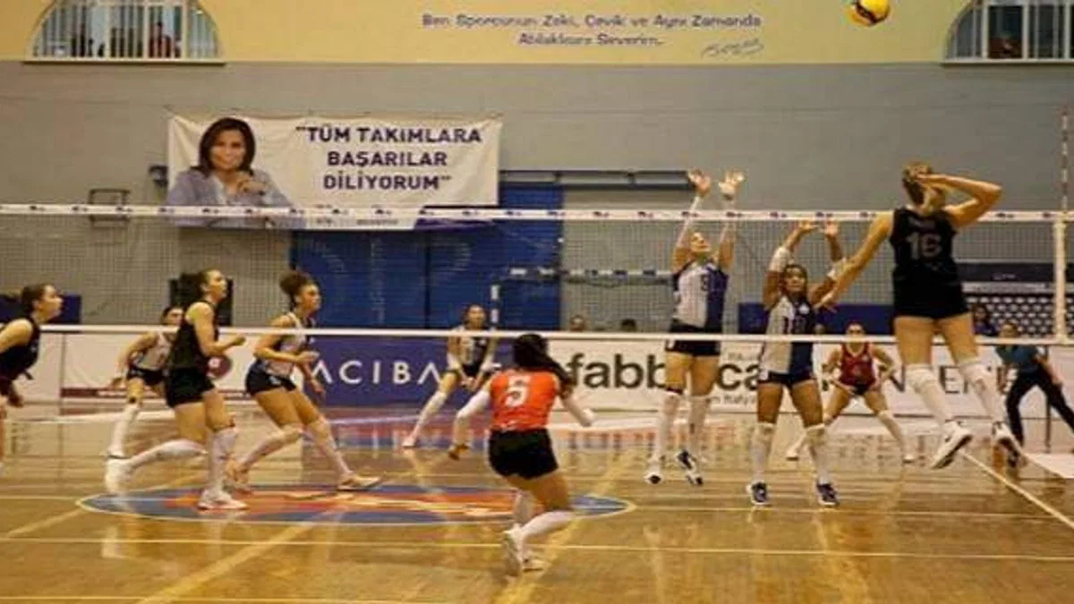 Dostluk Rüzgarlarının Estiği Maçta "Aydın'ın Sultanları" Sarıyer elediyespor'u Sahasında Farklı Yendi: 3-1