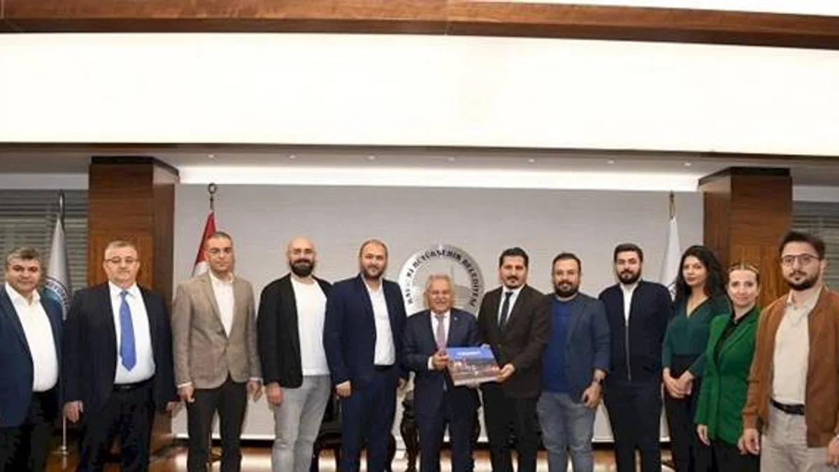 Kayserili mimarlardan Başkan Büyükkılıç'a ziyaret