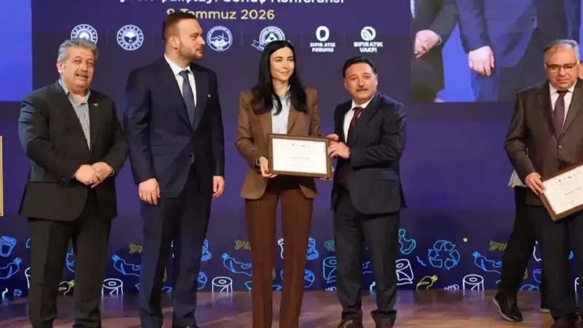 Kayseri Büyükşehir'e 'sıfır atık' plaketi