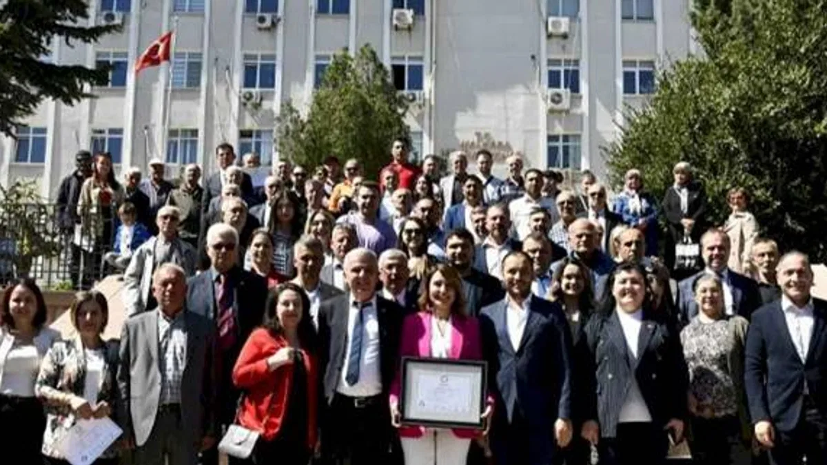 Malkara'da Nergiz Karaağaçlı Öztürk mazbatasını aldı