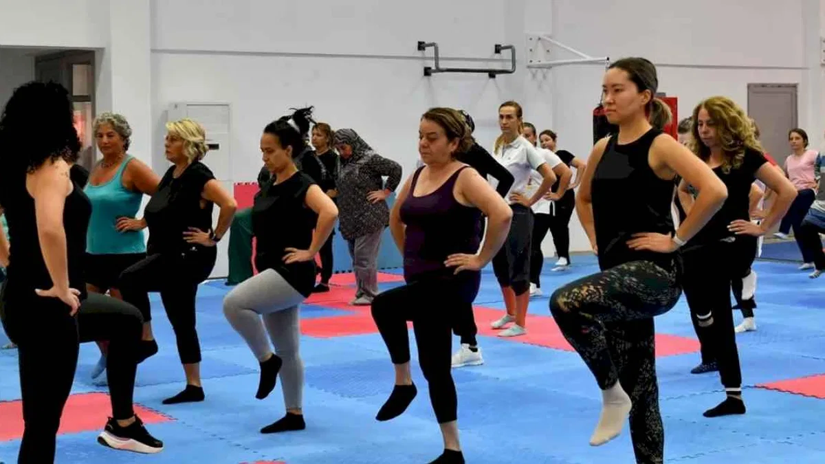 Muratpaşa’da güne sporla başlıyorlar